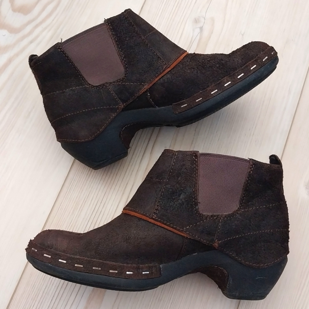 Merrell Luxe Button Ankle Boots - Picture 4 of 7